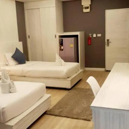 Oyo 1126 Curve Boutique Hotel 3*