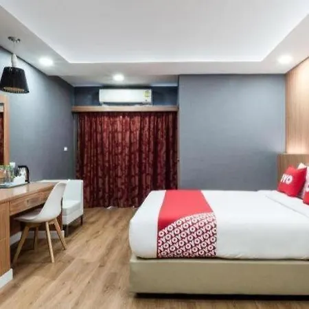 Oyo 1126 Curve Boutique Pattaya
