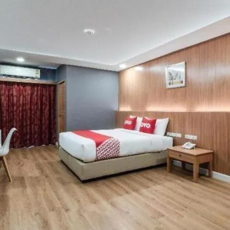 Oyo 1126 Curve Boutique Hotel Pattaya