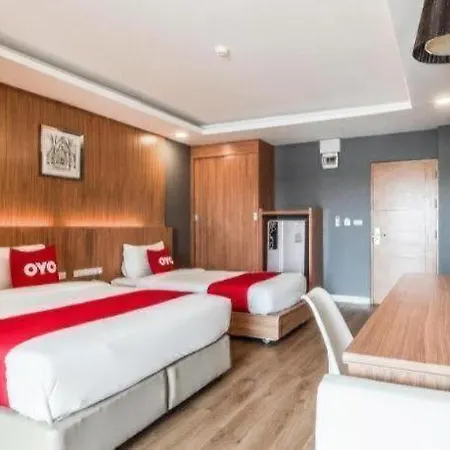 Oyo 1126 Curve Boutique Hotel Pattaya