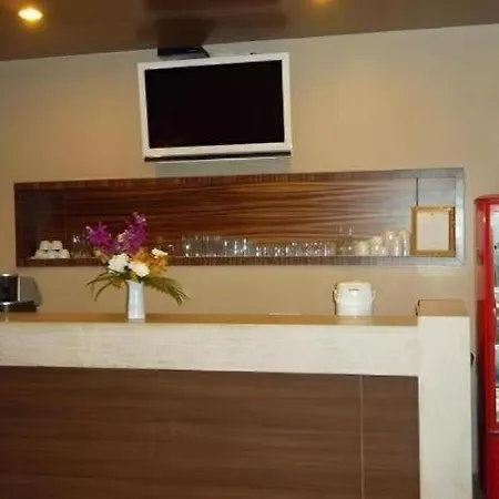 Honey Lodge *