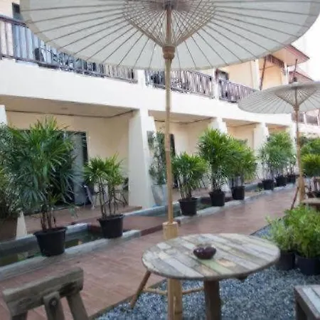 รีสอร์ท Lotusland 3*