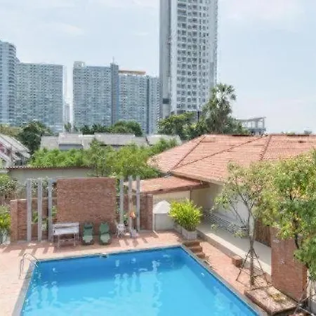 รีสอร์ท Lotusland Pattaya