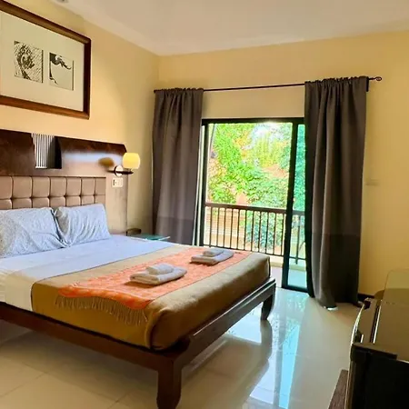 Lotusland รีสอร์ท 3*