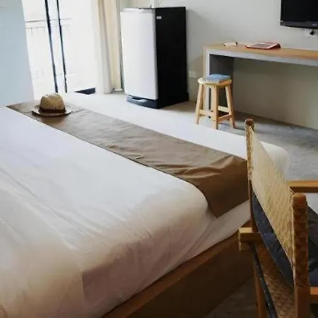 โรงแรม Yellow Moon 2*