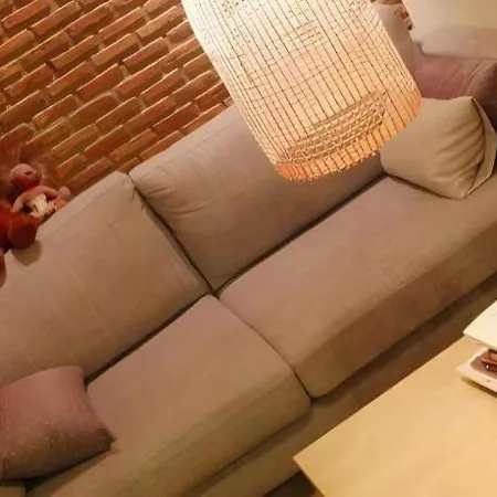 โรงแรม Yellow Moon 2*