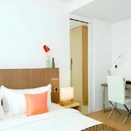 โรงแรม Seven Zea Chic