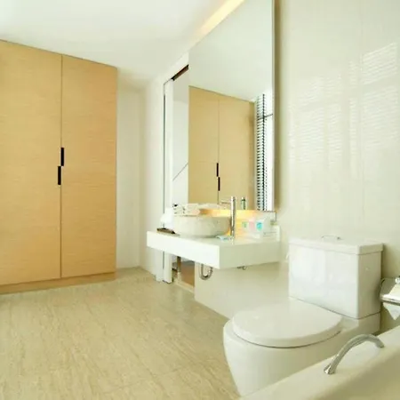 Seven Zea Chic โรงแรม 4*