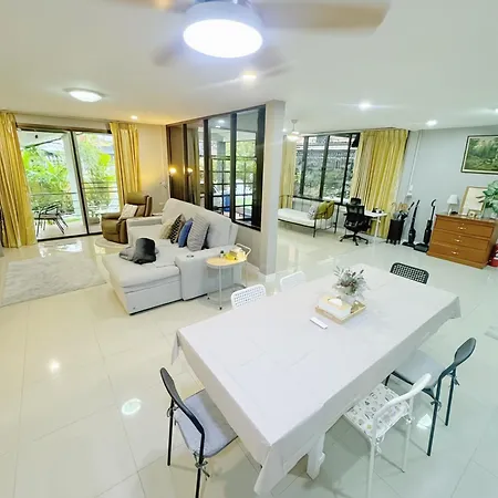 Sun And Moon House Pattaya