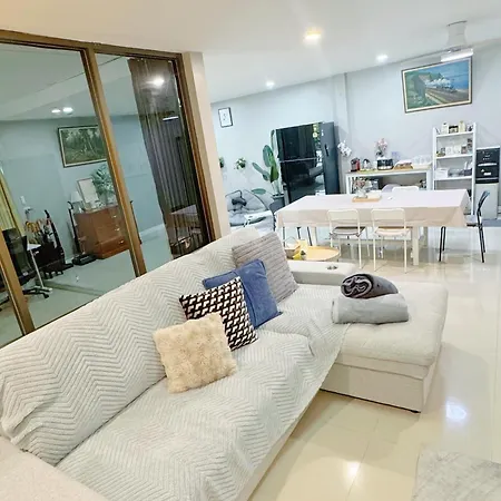 Sun And Moon House * Pattaya