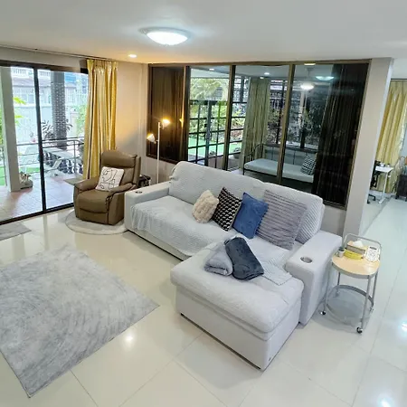 Sun And Moon House Villa *