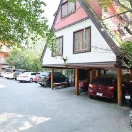 Oyo 549 Maesri Hotel