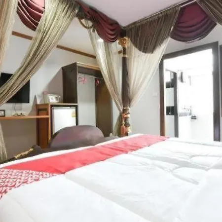 Oyo 549 Maesri Hotel Pattaya