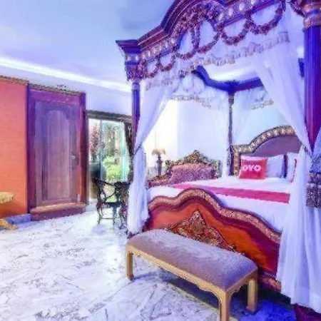 Oyo 549 Maesri Hotel 2*