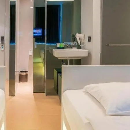 โรงแรม Mood 3*