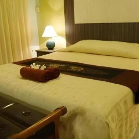 Diamond Place 3*