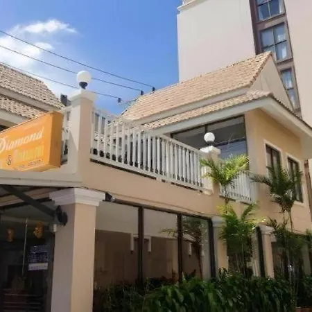 Diamond Place 3*