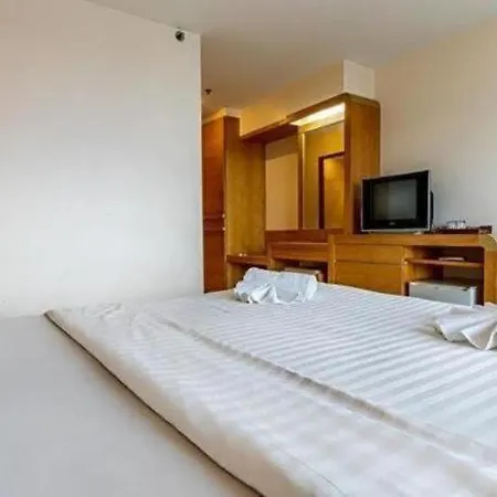 Eastiny Plaza โรงแรม 3*
