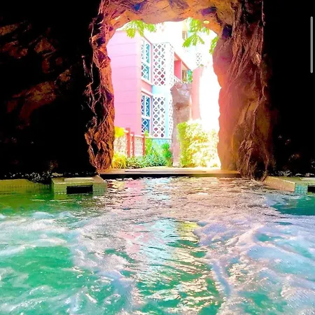 Tropical Escape- Grande Caribbean