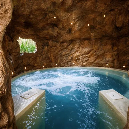 Tropical Escape- Grande Caribbean *