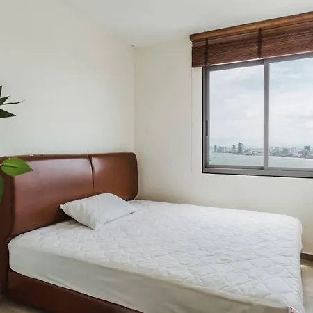 Apartment 2 Bedroom High Floor Sea View Unit *