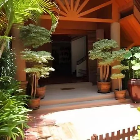 Chada Thai House โรงแรม 3*