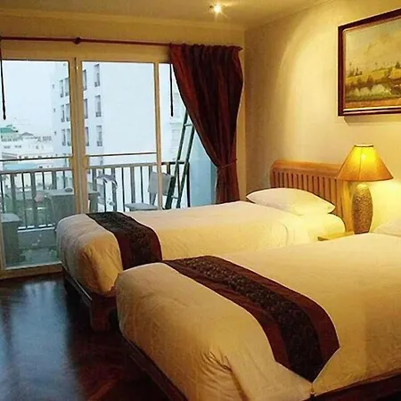 โรงแรม Chada Thai House