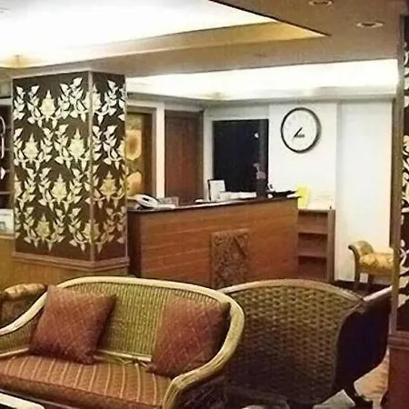 Chada Thai House โรงแรม Pattaya