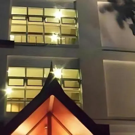 Chada Thai House 3*