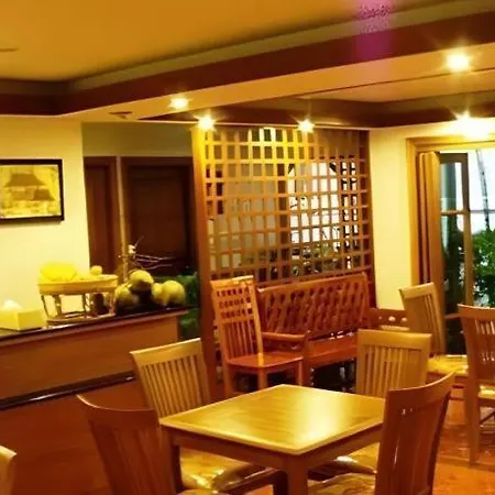 Chada Thai House โรงแรม