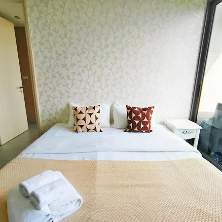 อพาร์ทเม้น Unixx Sea View *