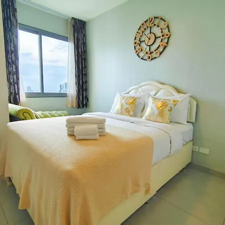 Unixx Sea View Pattaya