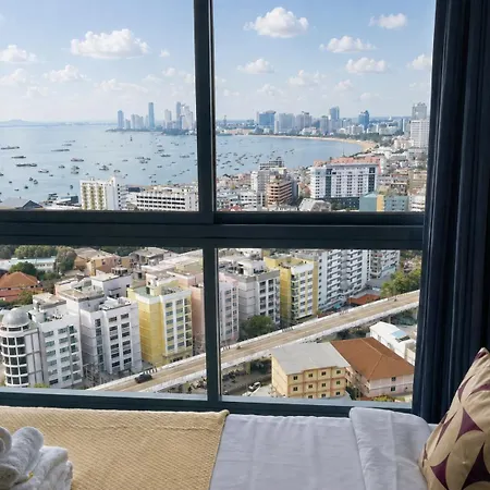 Unixx Sea View Pattaya