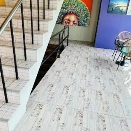 Bb House 3*