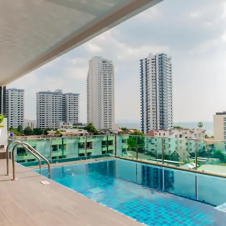 โรงแรม The Rizin Phratamnak 3*