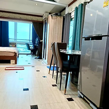 Pent House Type Corner Floor Apartment *