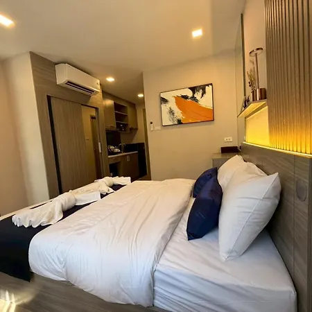 The Iconic 3*