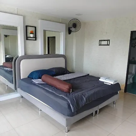 Hostel Treez On Deck2 Pattaya