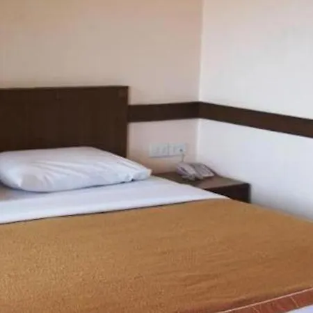 Navin Mansion 3 โรงแรม 3*