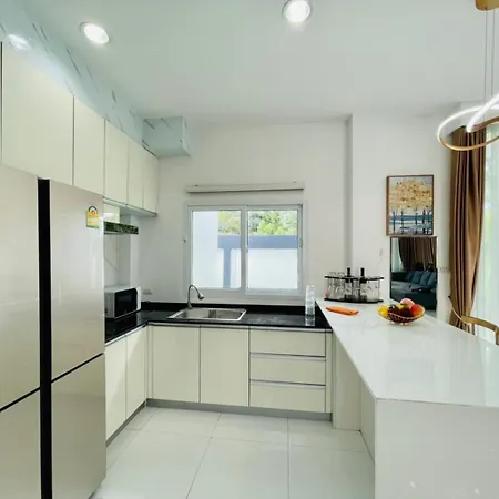 Kw Pool Tai * Pattaya