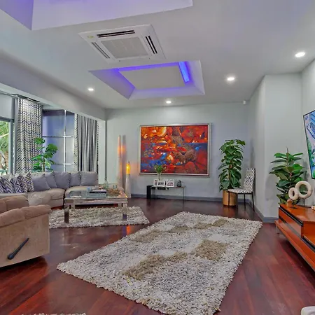 Pratumnak Hill Pool 4br Private Retreat Pattaya