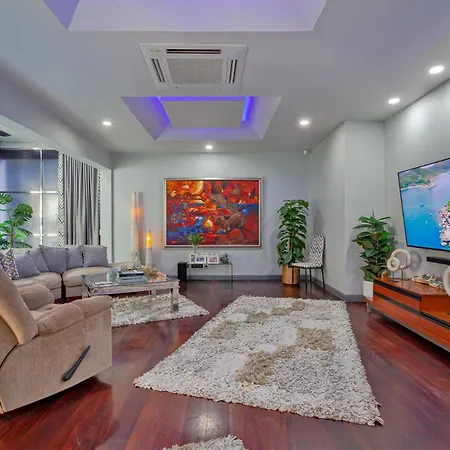 Pratumnak Hill Pool 4br Private Retreat * Pattaya