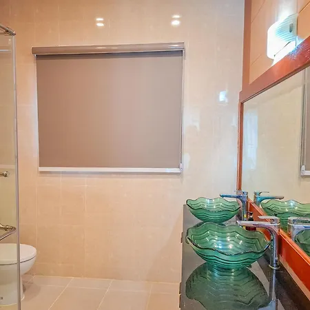 Beachside 4bdr Private Pool For Groups *