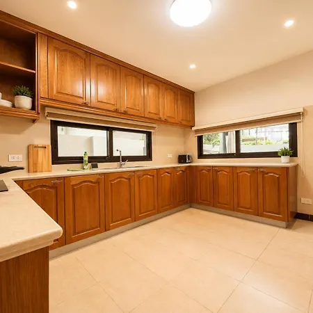 Luxury 4bedroom Private Pool In Near The & Terminal 21 Pattaya