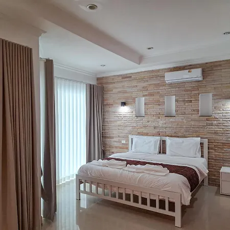Beachside 4bdr Private Pool For Groups * Pattaya