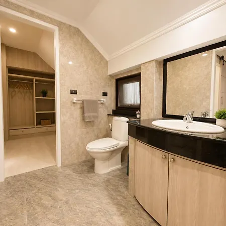 Luxury 4bedroom Private Pool In Near The & Terminal 21 Villa