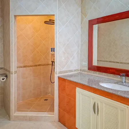 Beachside 4bdr Private Pool For Groups Villa Pattaya