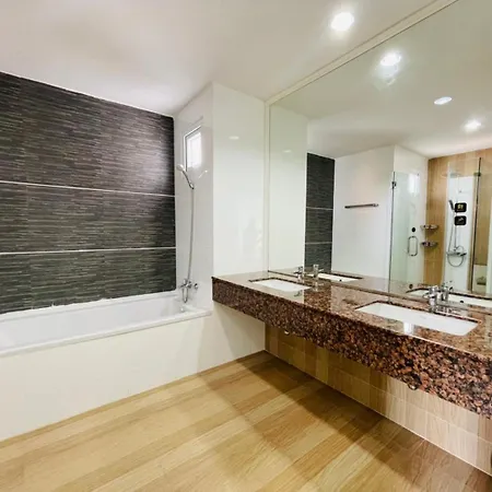 Villa Kw Pool Tai Pattaya