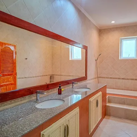 Beachside 4bdr Private Pool For Groups Villa Pattaya