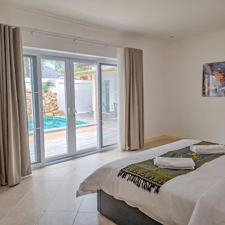 Beachside 4bdr Private Pool For Groups Villa